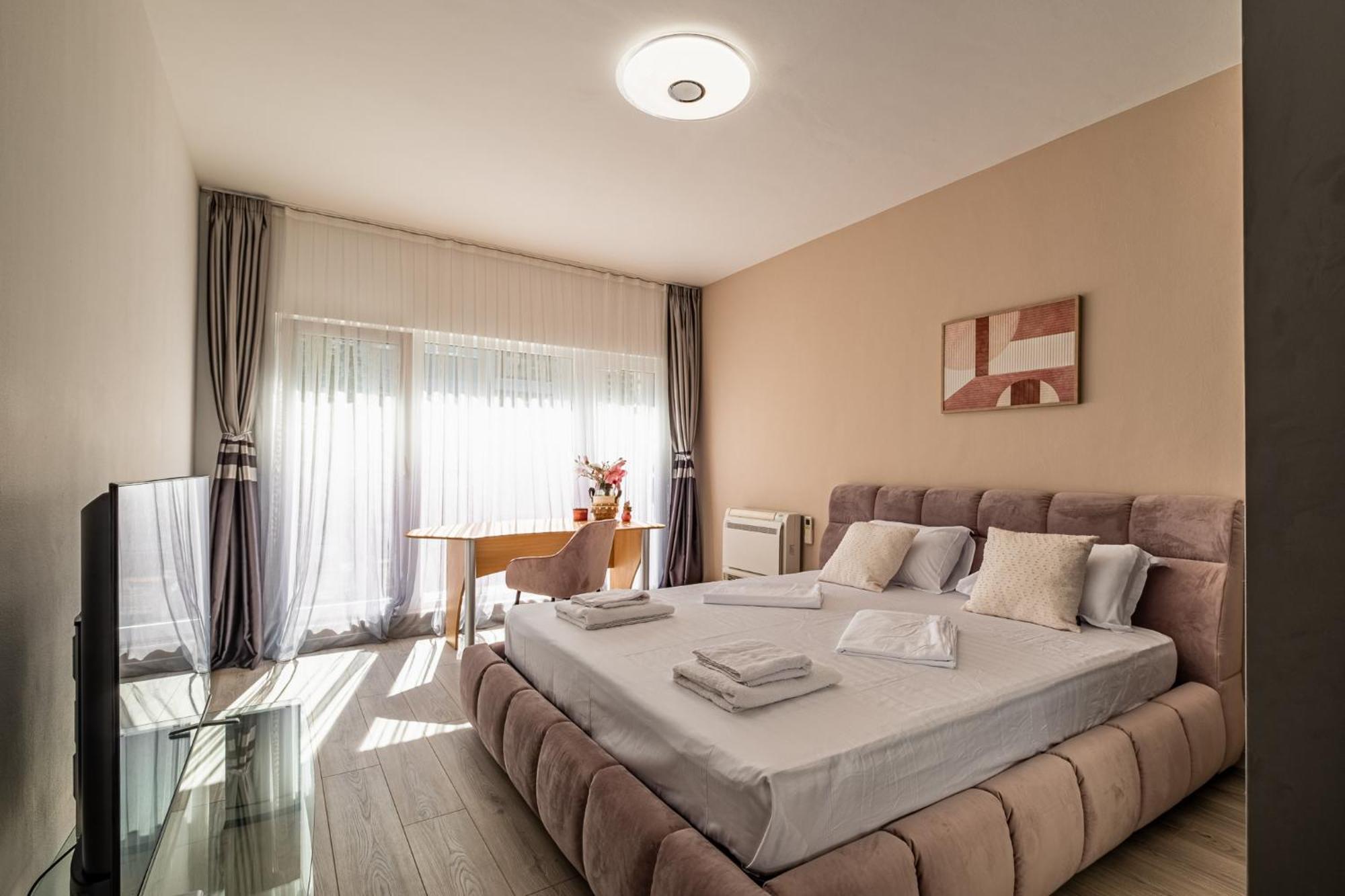 Apartament Black Sea Spacious 3br Warna